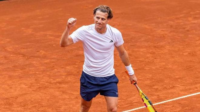 Forlán debutará en el tenis profesional a sus 45 años