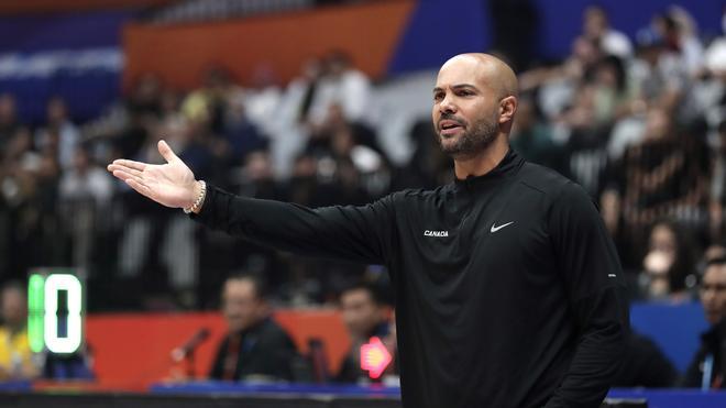 Jordi Fernández debuta como técnico de los Nets en partido oficial