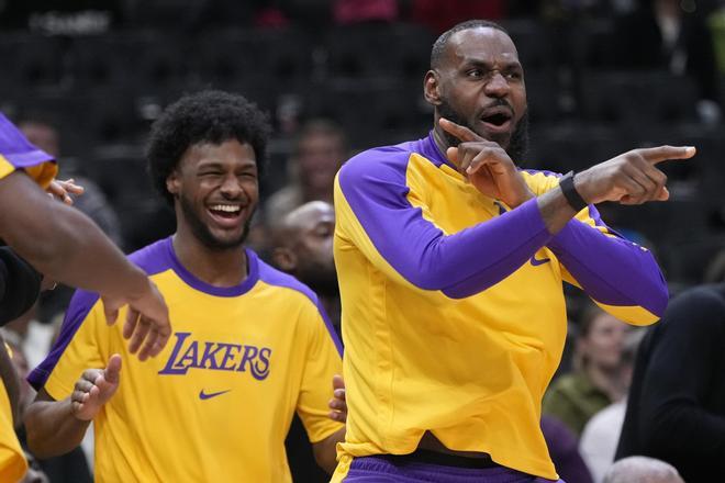 LeBron y Bronny James, primera pareja padre-hijo en jugar en la NBA